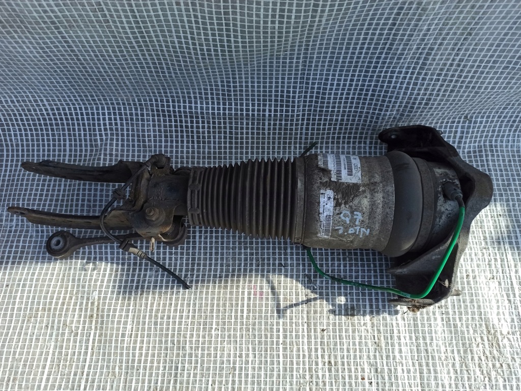 Купити Audi q7 4l0 амортизатор праві перед 7l8616040b