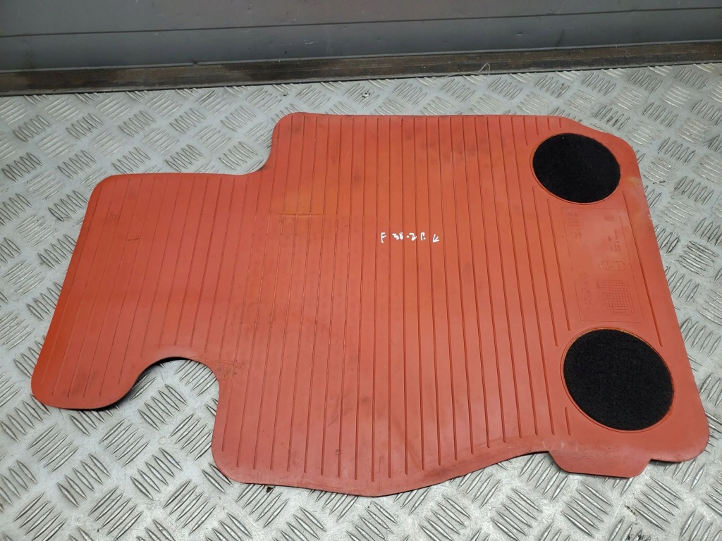 фото №8, Bmw 3 f30 f35 f31 2013 с передний коврик автомобильный передний