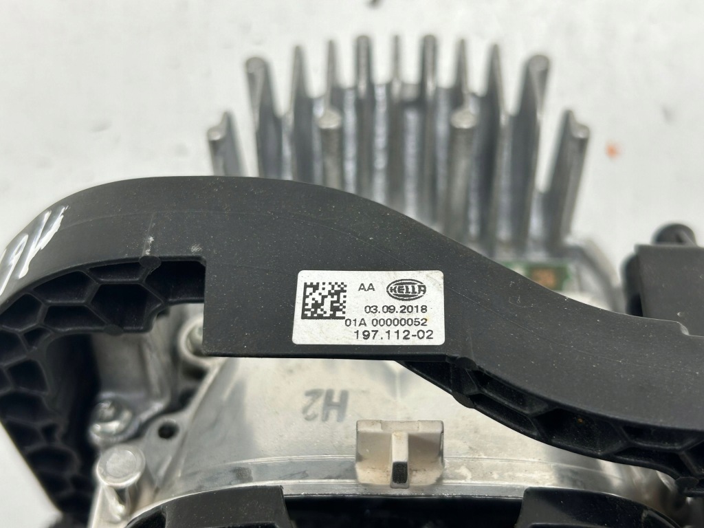 фото №8, 2019 bmw 1 f20 f21 частина фара 19711202