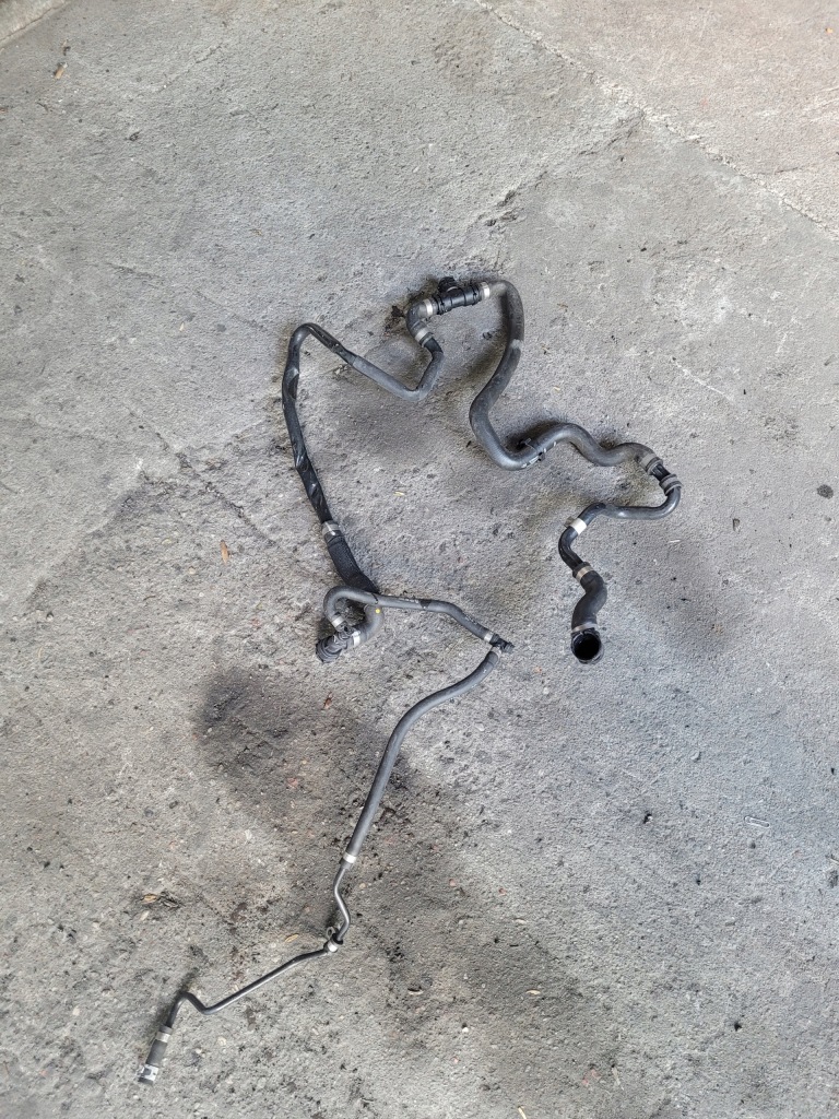 фото №1, Mercedes пабтрубок  воды a2075011782