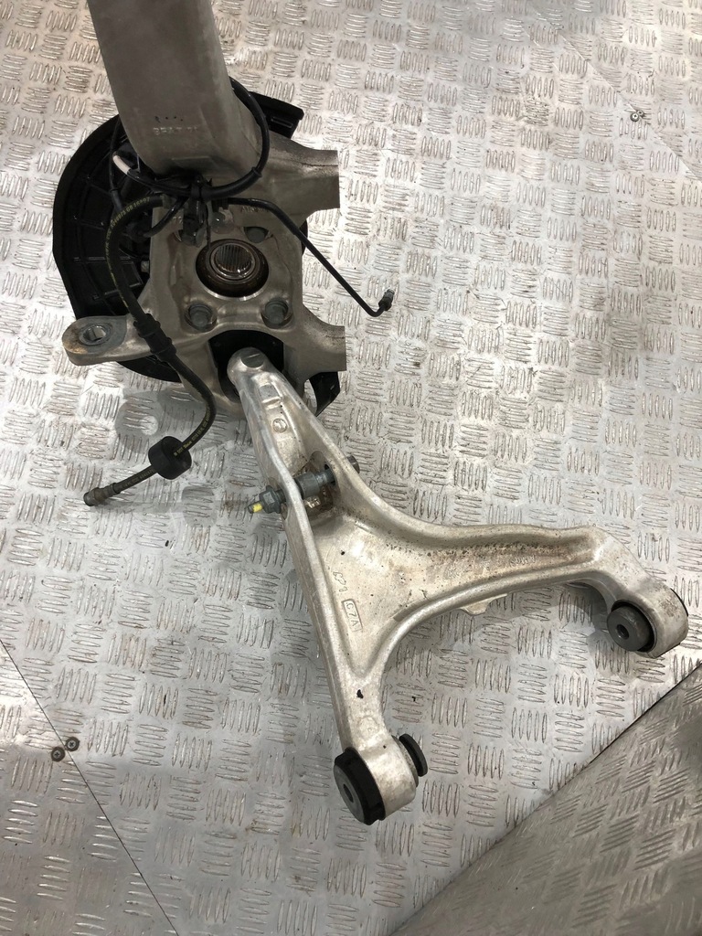 фото №6, Підвіска передні перед ліва поворотний кулак maserati levante 06701068730