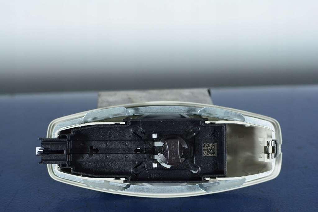 фото №4, Ford focus mk3 лампа кабіни bm5113776fe