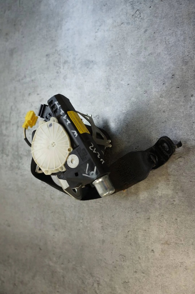 фото №1, Pas безпеки правий задня mercedes w212 sedan