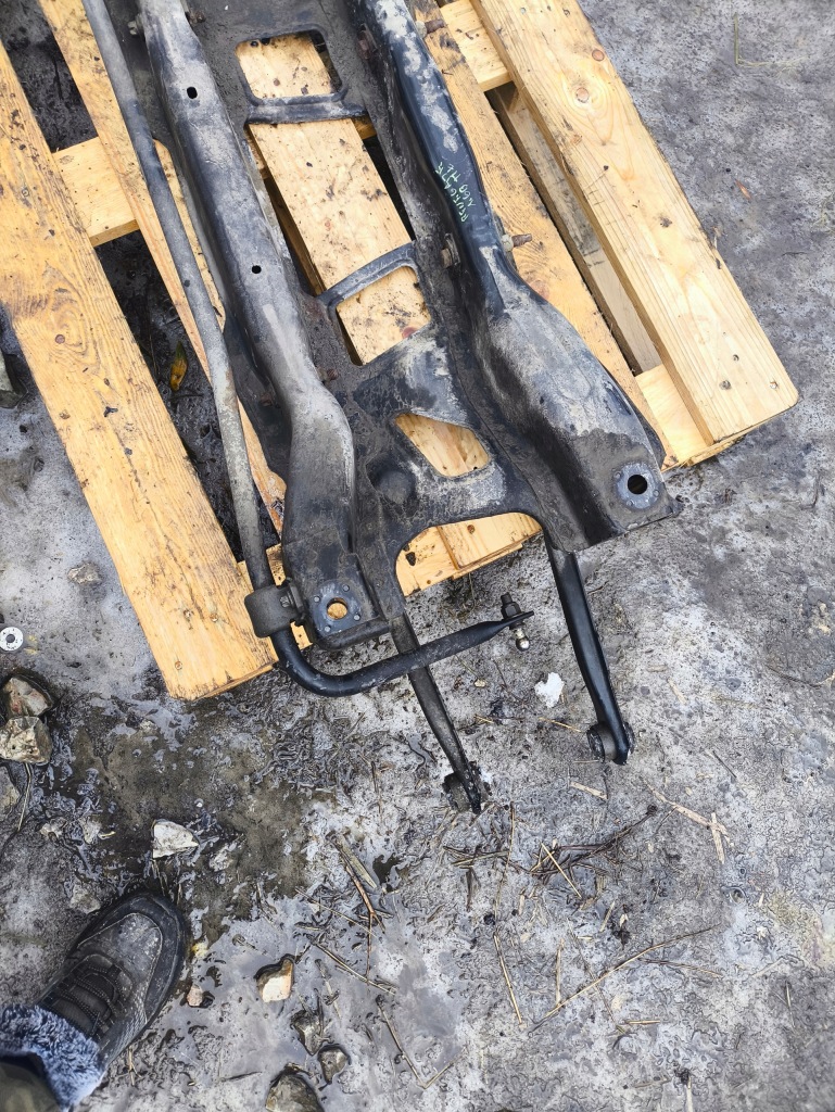 Jeep renegade подрамник балка подрамник подрамник задний  jeep renegade ? Цена