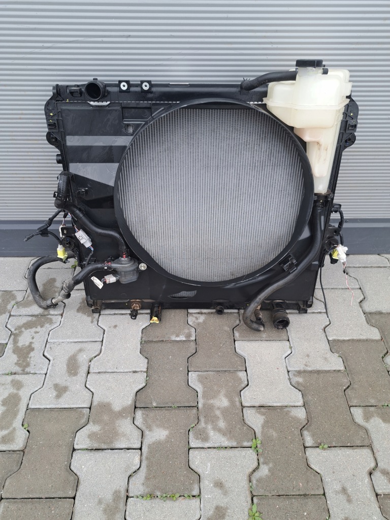 фото №1, Toyota hilux viii invincible радіатор автоматична коробка передач комплект