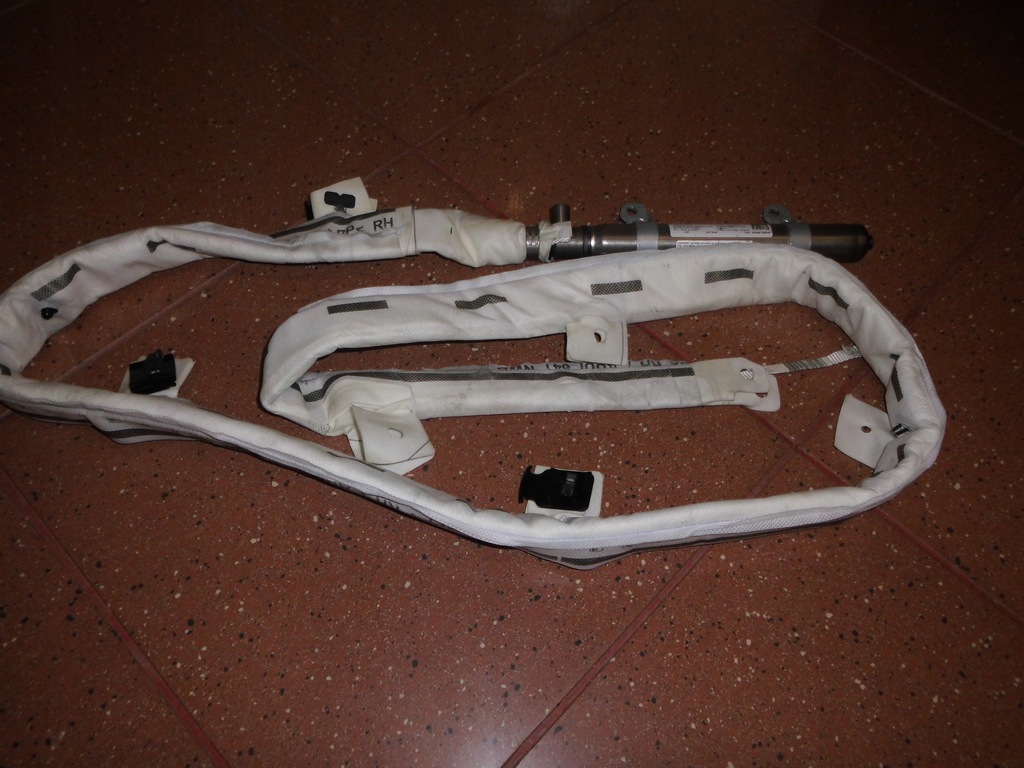 фото №1, Audi a8 4h шторка безопасности правая сторона