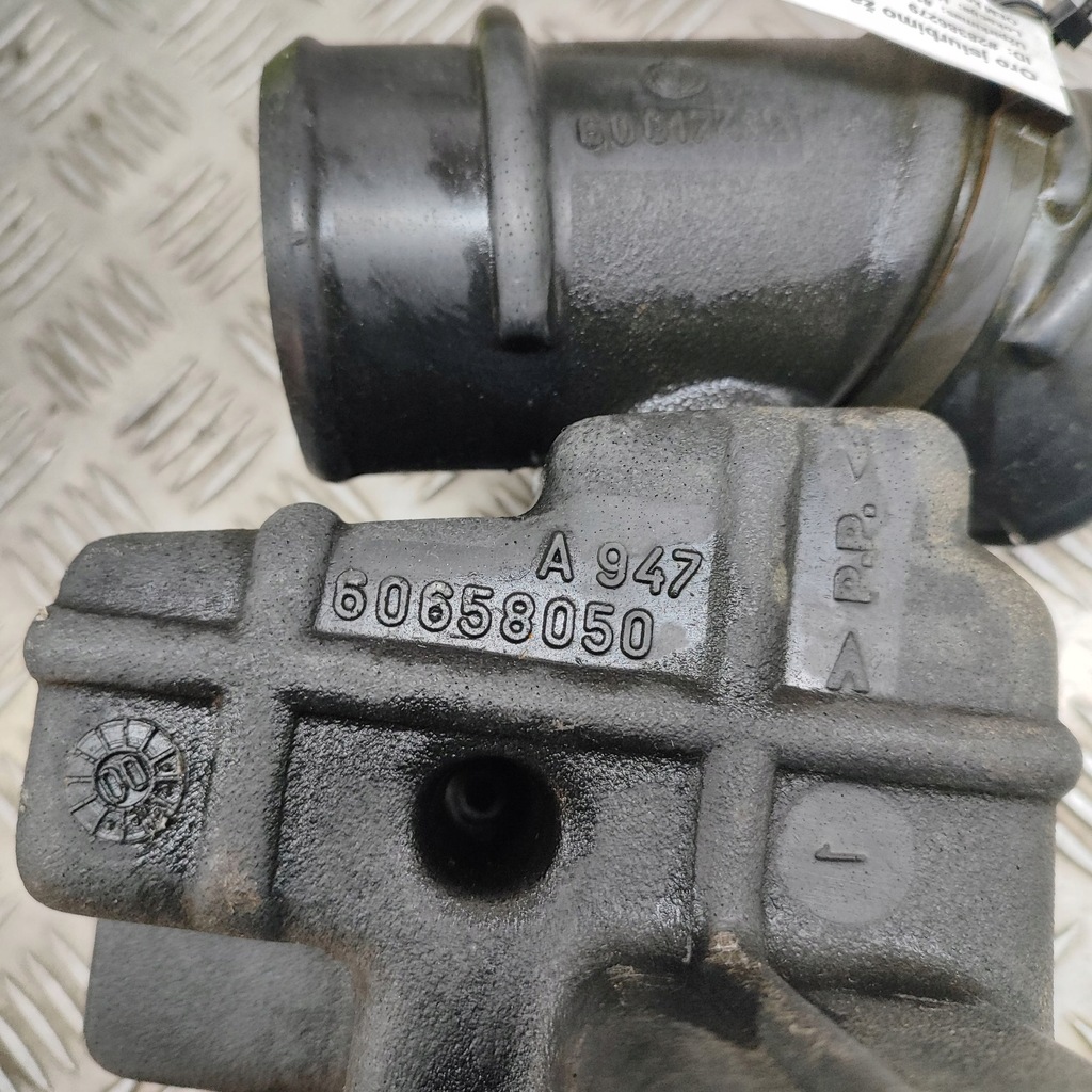 фото №8, Alfa romeo spider 916 2000 труба / wąż впускний повітря