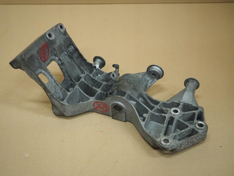 фото №1, Кронштейн генератора mercedes w169 w245