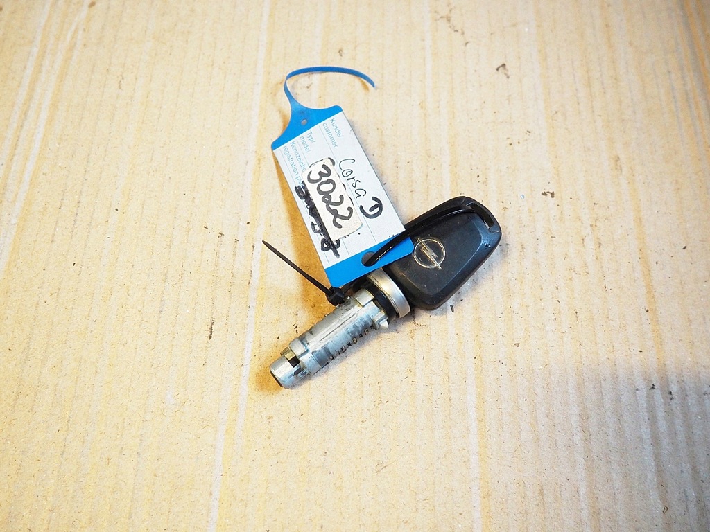 фото №1, Opel corsa d вкладка замка с ключ оригинал