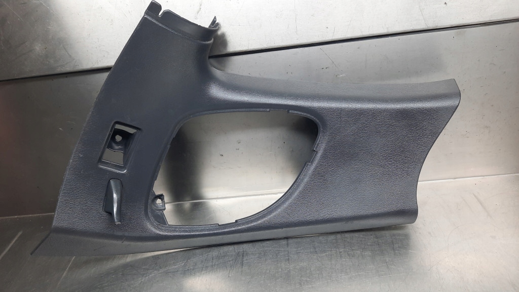 фото №1, Защита стойка багажника правая 30853470 volvo v40 00-04r