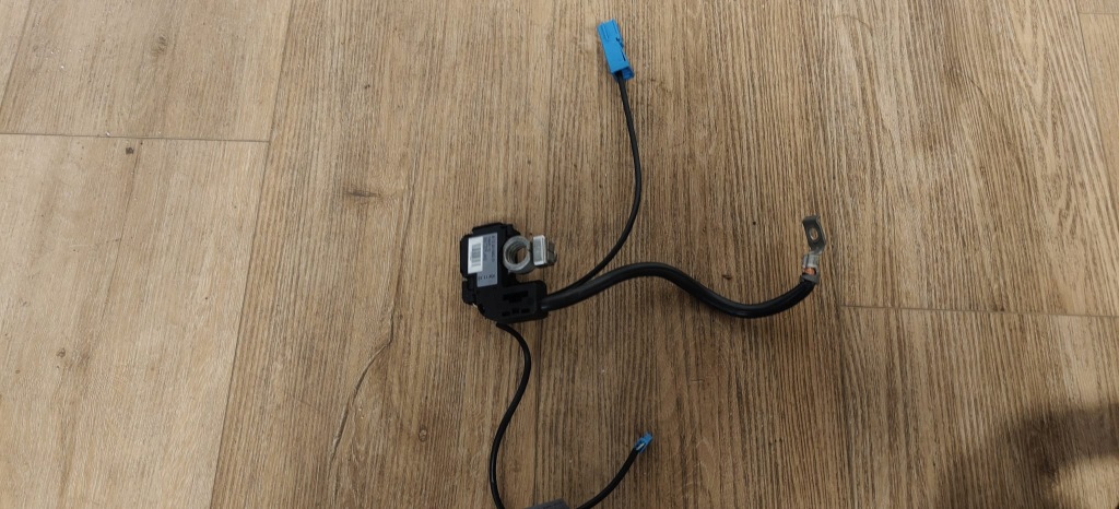 Купити Bmw e92 e93 клема мінусова 9215952