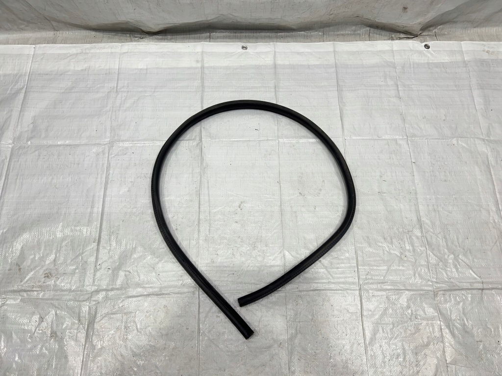 фото №2, Maserati granturismo прокладка дверь правая