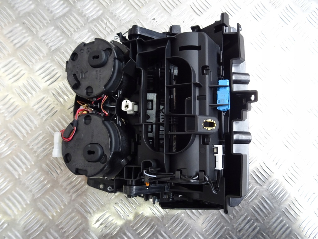 фото №5, Bmw 8 g14 g15 бардачок кружки w туннель