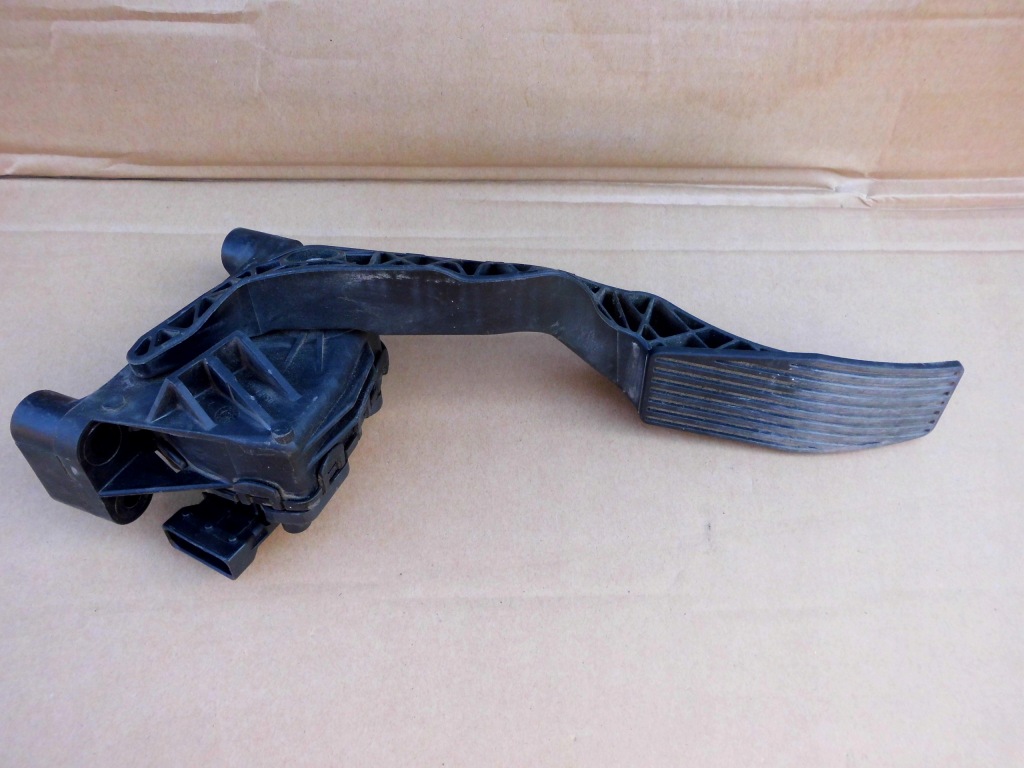 фото №1, Потенціометр газу opel zafira b 1.9 cdti 9202341bt