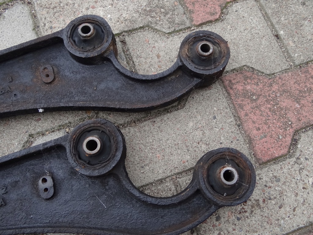 фото №4, Рычаги задние suzuki jimny 1,3 b 2008r