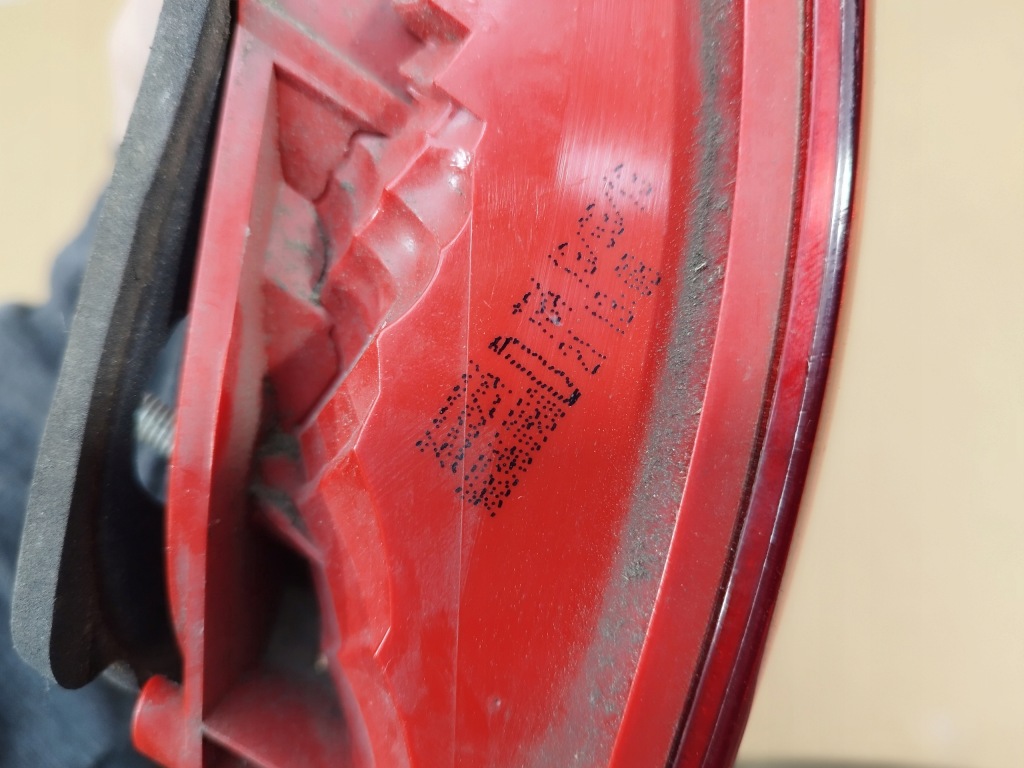 фото №6, Лампа задняя правая + левая w крышка багажника peugeot 3008 i lata 2009-2013