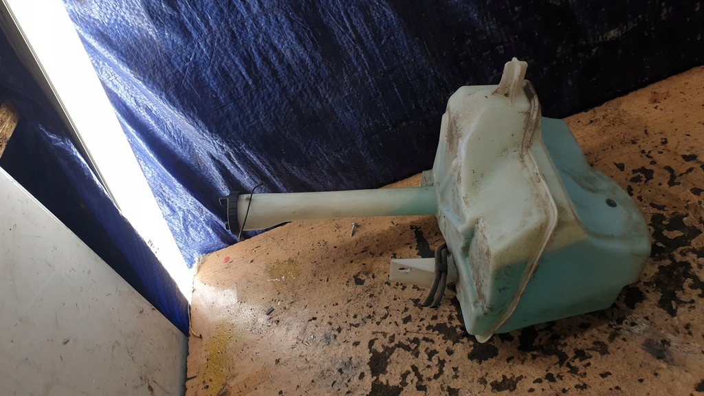 фото №1, Mazda tribute i бачок омывателя