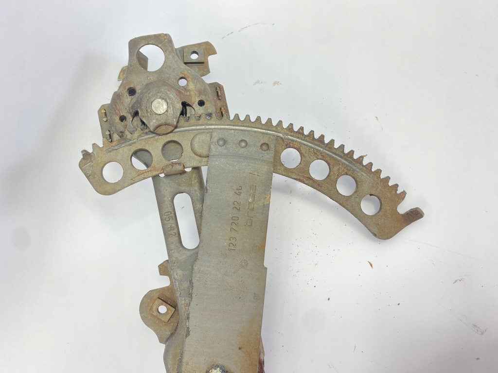 Подъемник механизм стекло правый перед передний ручной механический mercedes w123 Недорого