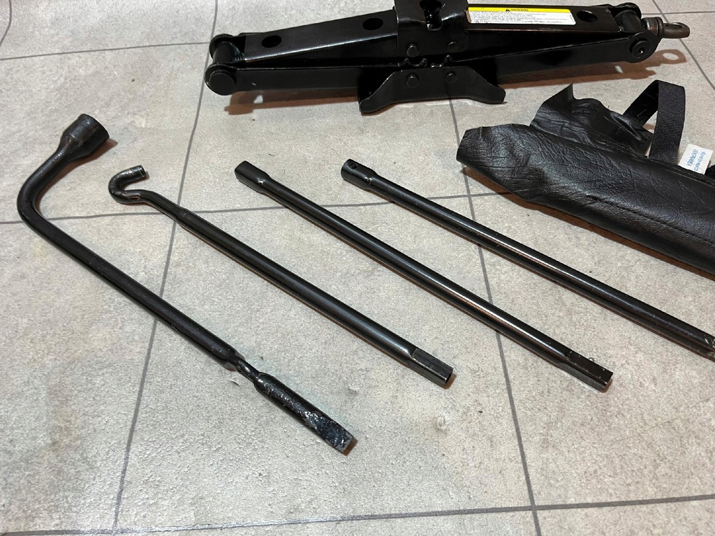 фото №7, Jeep grand cherokee wk набор ремонтный колеса kpl