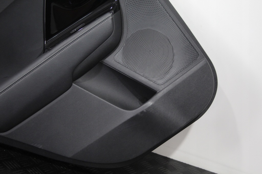 фото №3, Обшивка дверь левый задняя kia niro 1 i lift