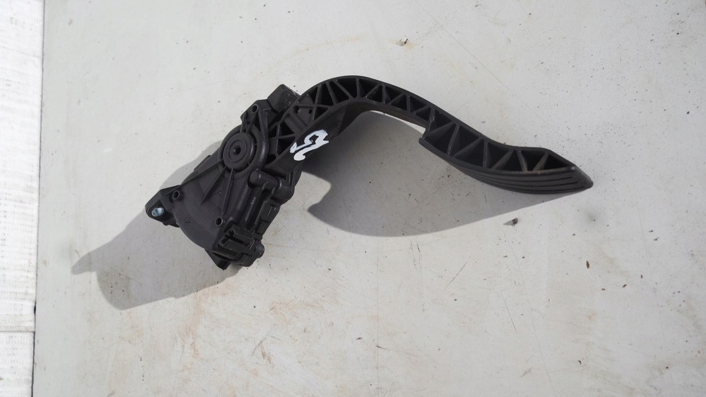 фото №5, Педаль педали renault twingo ii 8200426238