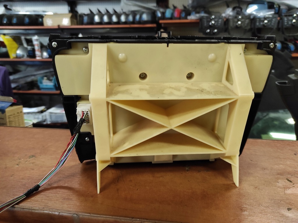 фото №8, Lexus is 220 радіо заводський панель обігріву кондиціонера