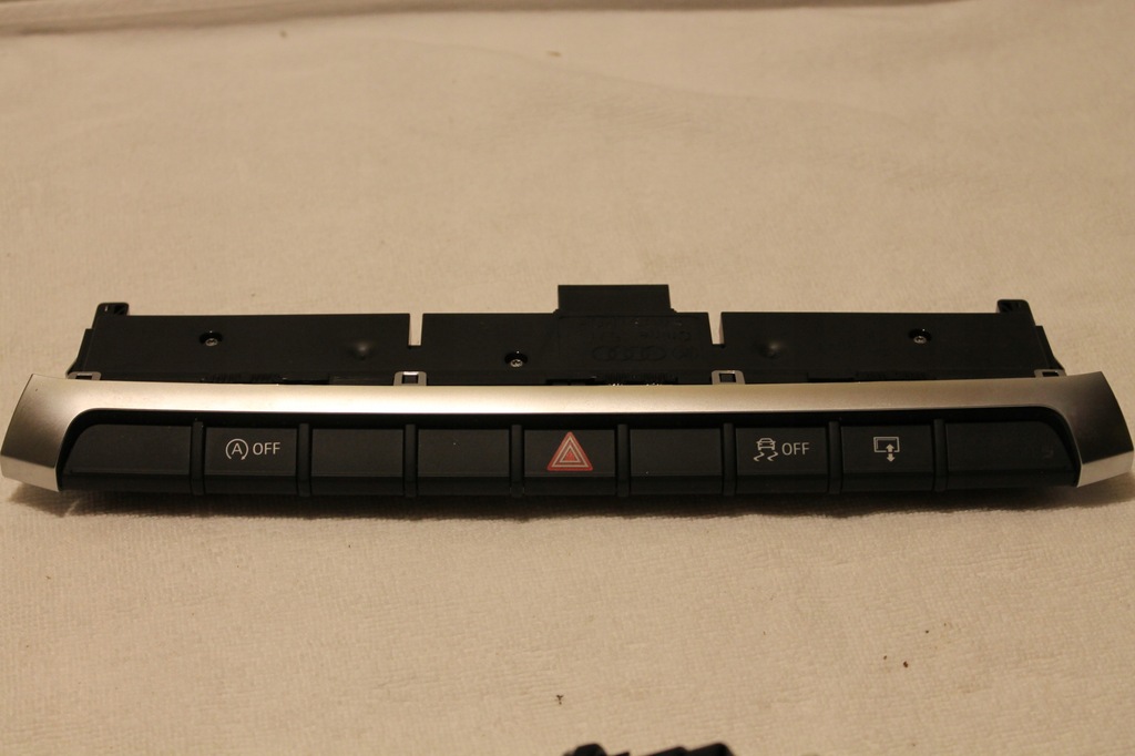 фото №7, Панель средний audi оригинальный номер 8v0925301ab