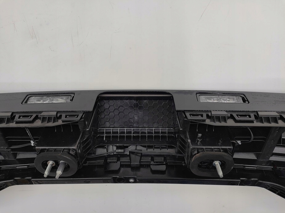 фото №13, Накладка лампа задняя 4m8945095m audi q8 4m8