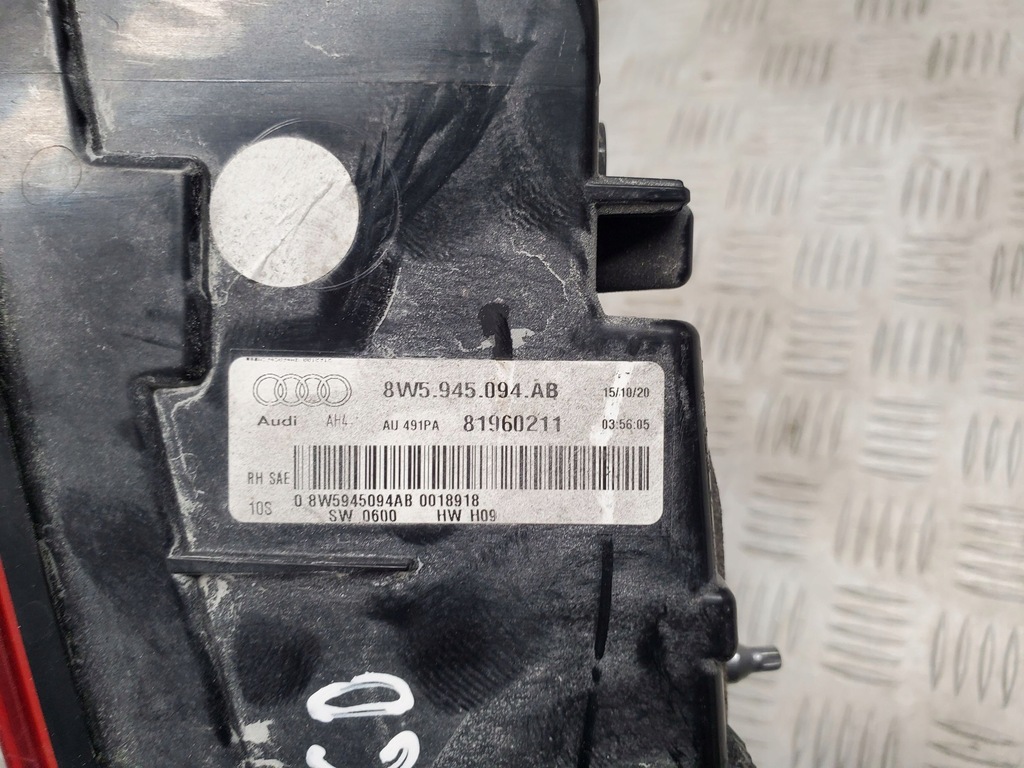 фото №6, Audi a4 s4 b9 8w 8w5945094ab задняя сторона правая лампы задние