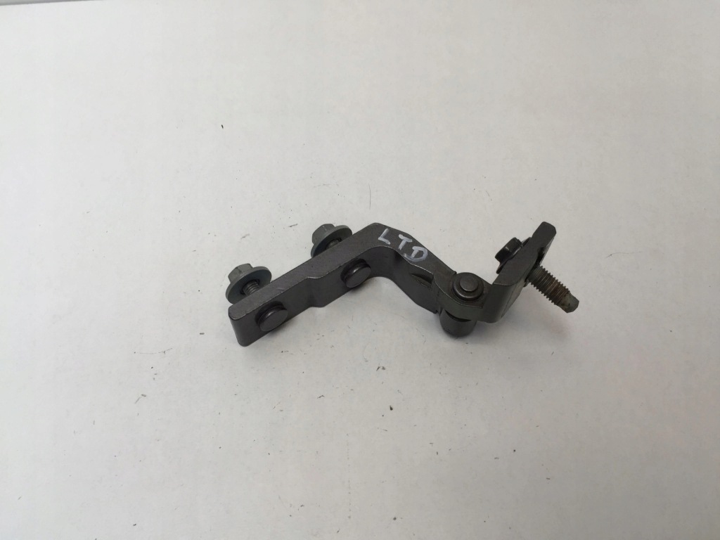 фото №1, Mercedes a a45 w177 петля дверь левый задняя нижний