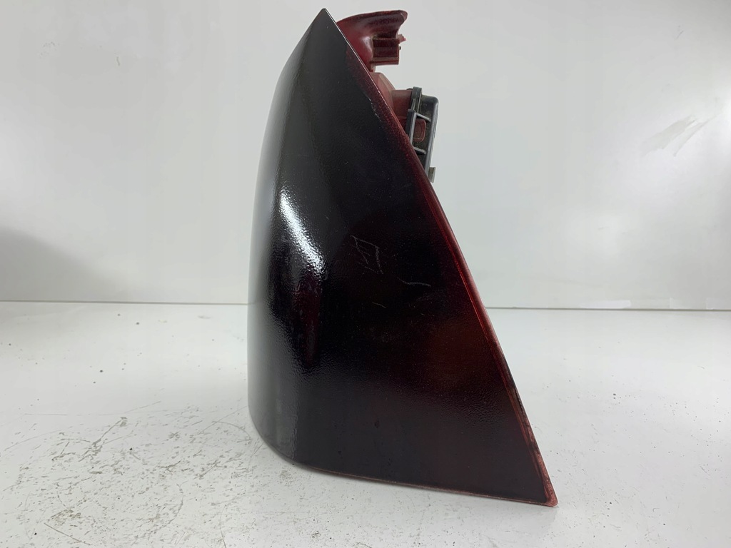 фото №4, Peugeot 307 sw лампа права задня