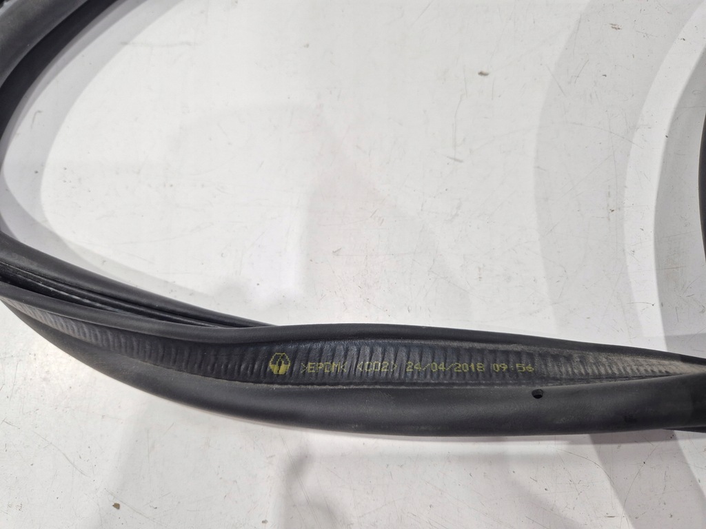 фото №2, Оригінальна прокладка кришки багажника renault clio iv 4