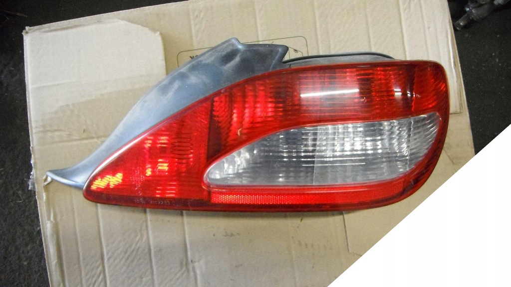 фото №1, Peugeot 406 coupe 97-04 лампа права задня pt задня