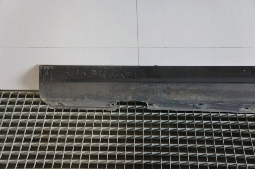 Молдинг накладка порог порог левая - bmw 3 e46 седан - 8209755 Недорого