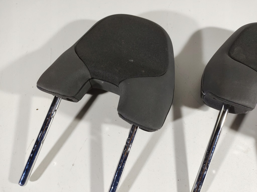 фото №10, Volvo v40 12r- подголовник сиденье