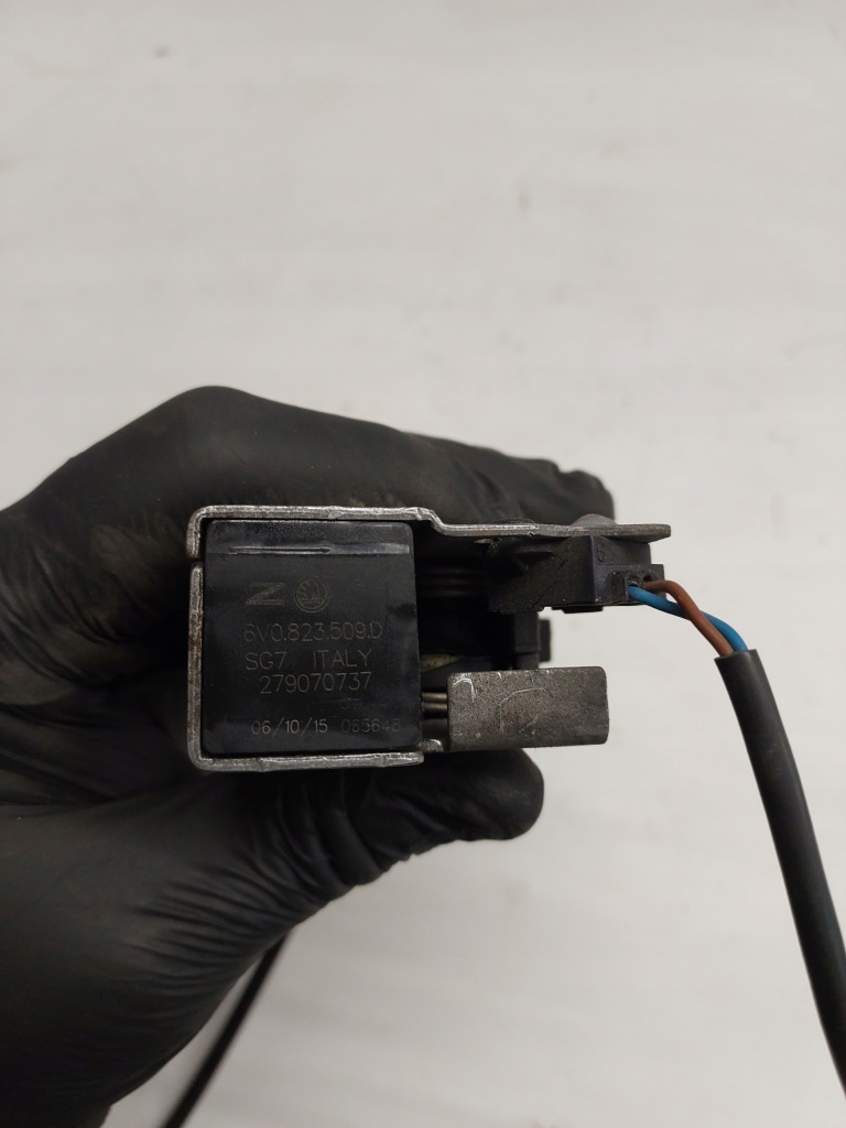 фото №6, Замок засувка капот skoda fabia iii 6v0823509d 6v0823531a