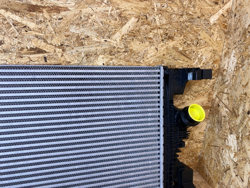 Купить Радиатор воздуха интеркулер mercedes w177 w247 w118 a2475006100