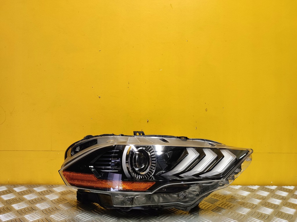 фото №1, Ford mustang 2018- фара лампа led права usa