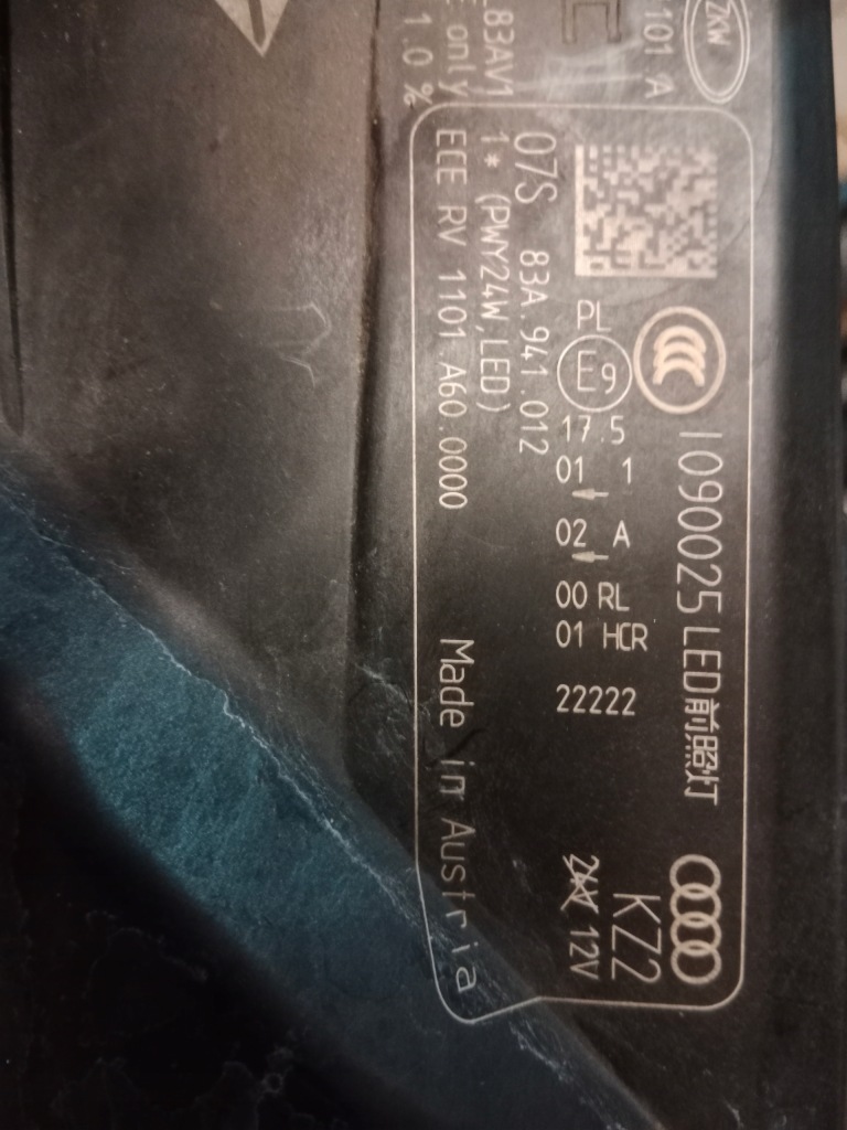 Купити Фара перед передня правий audi q3 2 led 83a 83a941012