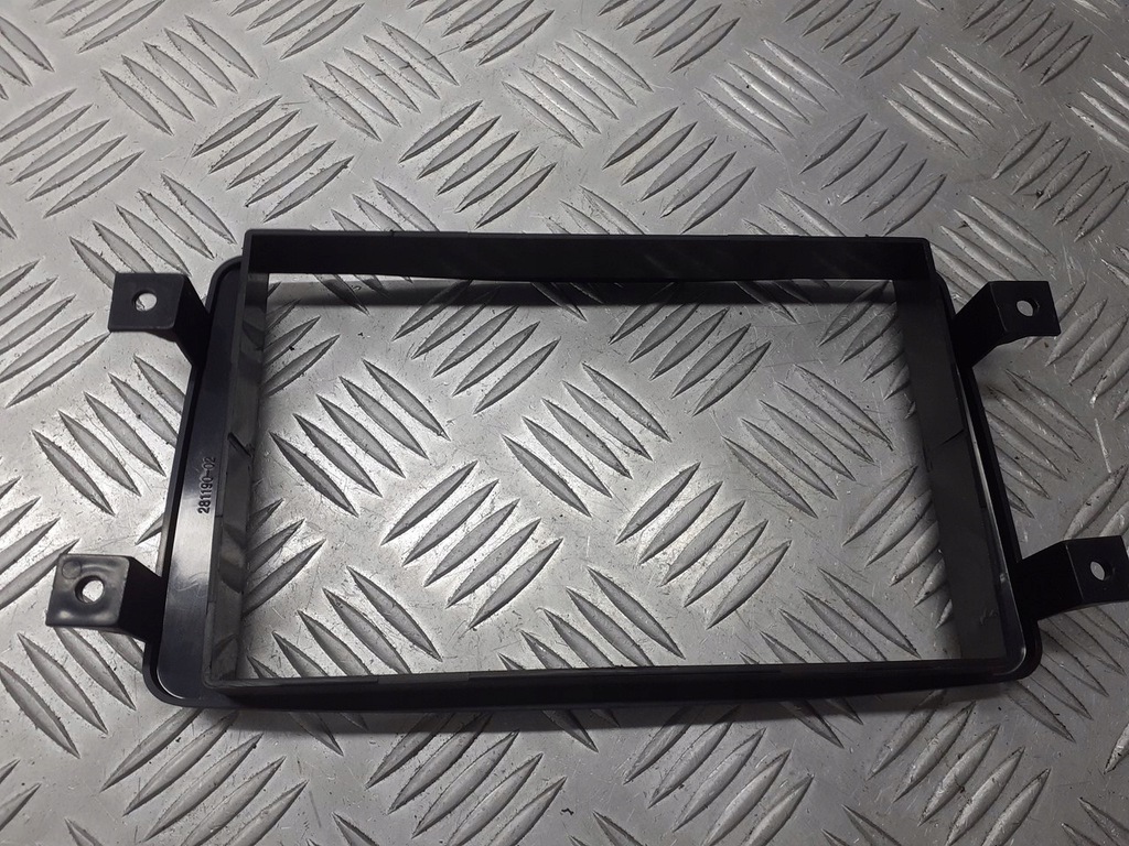 фото №3, Рамка радио mercedes w203 2.0 281190-02