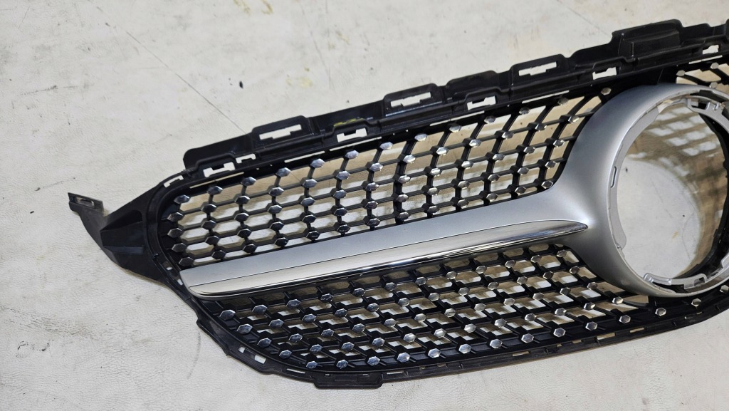 фото №4, Решётка радиатора решётка радиатора mercedes c-klasa w205 lift diamond a2058800307