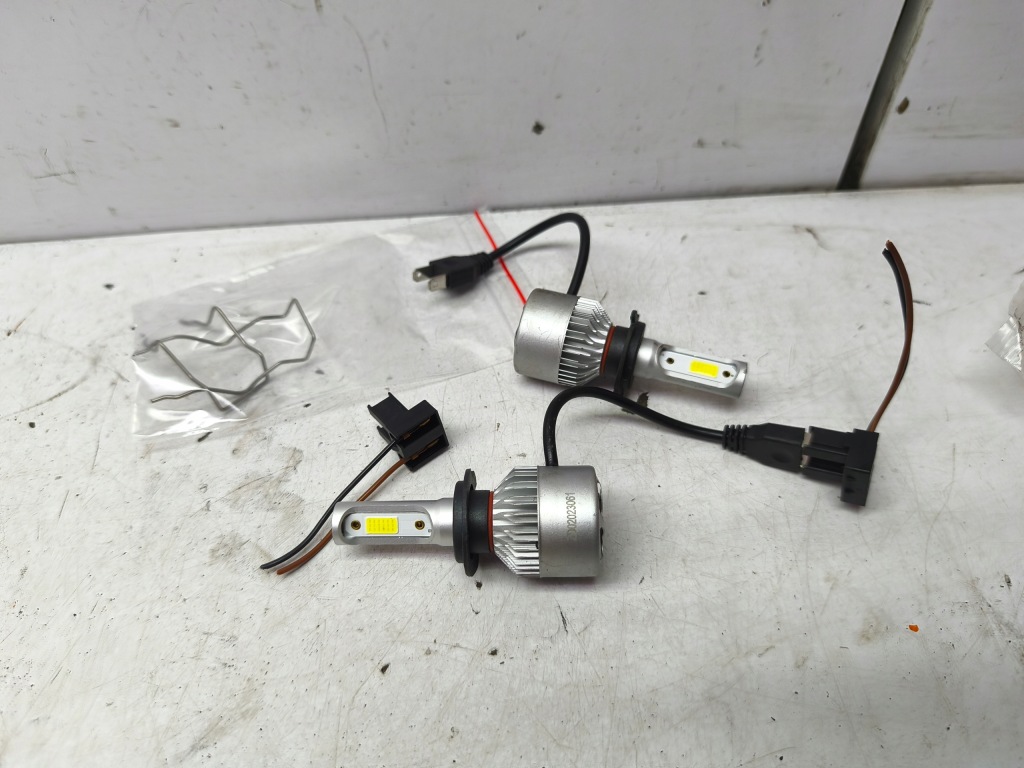 Купити Focus c-max 03-07 цоколь вкладиш лампочка перед h3