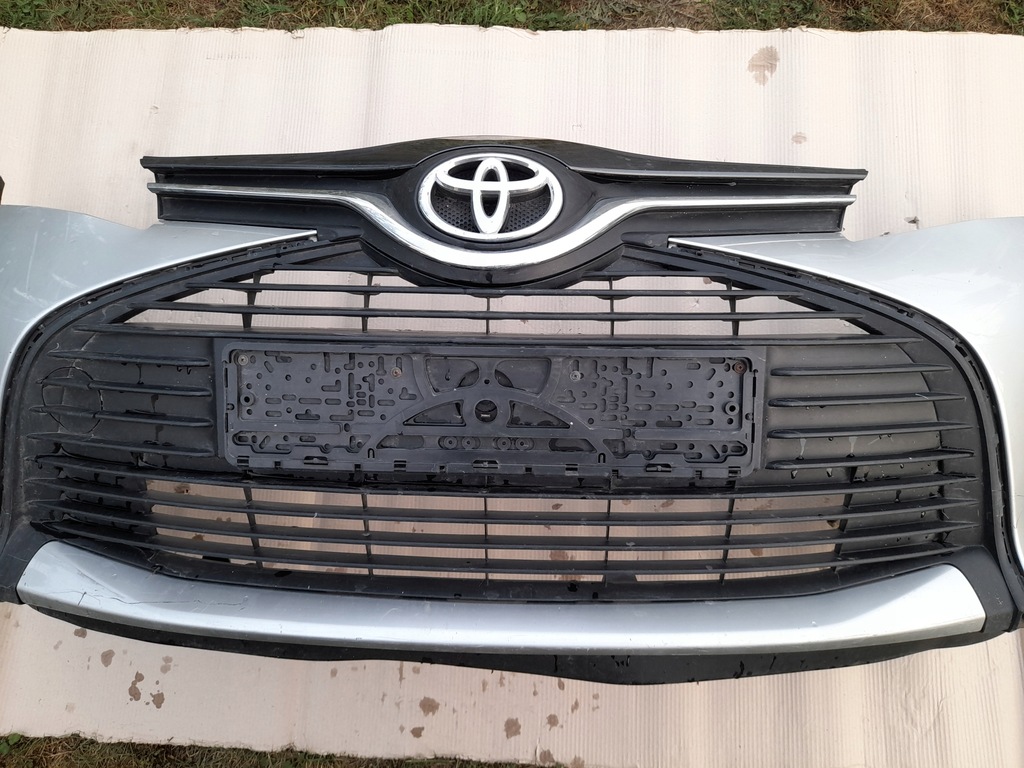 фото №1, Решётка радиатора toyota yaris iii