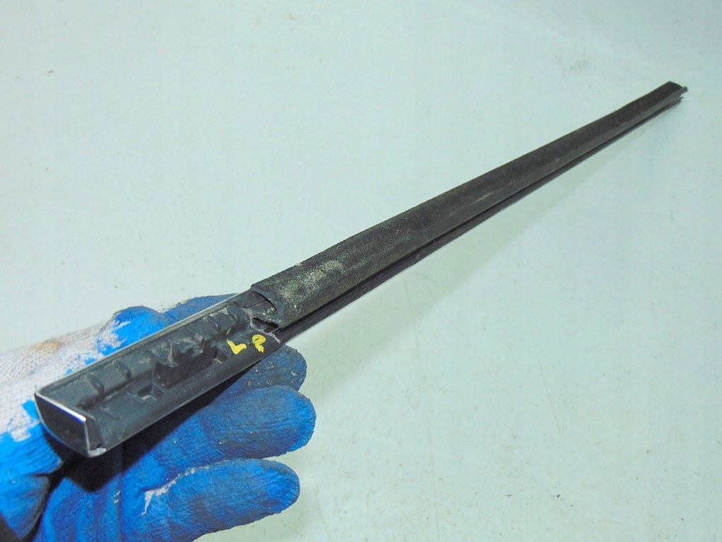 фото №9, Jaguar xf 2.7 d 08r молдинг ущільнювач лівий перед