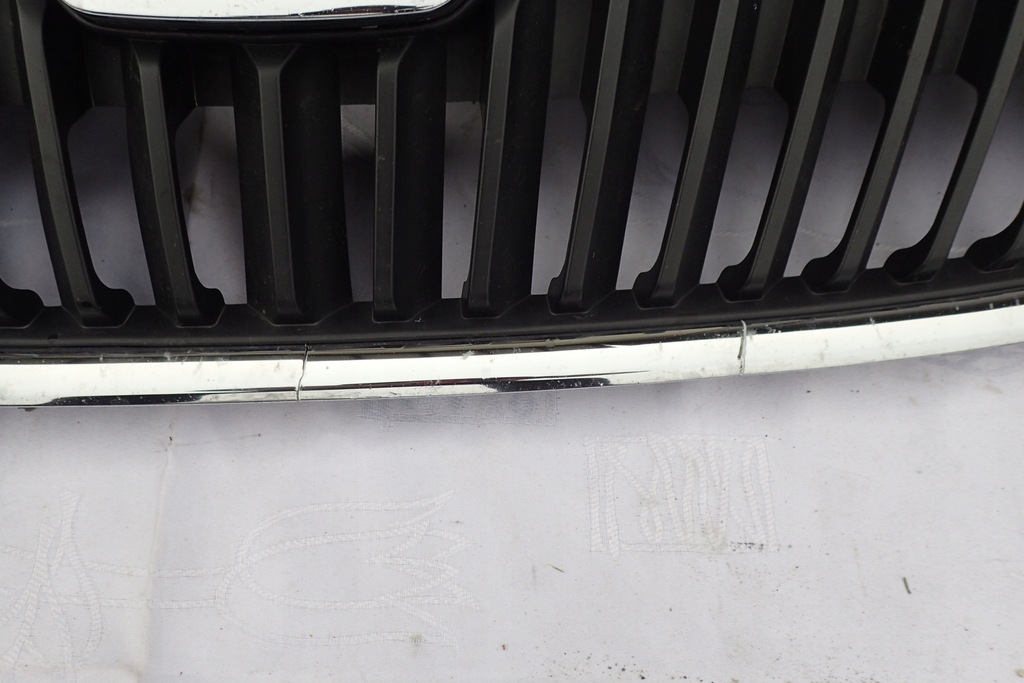 фото №4, Решётка радиатора передняя решётка радиатора skoda rapid 5ja853668