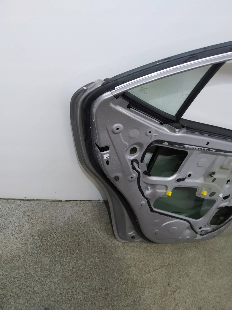 фото №12, Дверь левая задняя sedan e16 e17 e18 lift toyota corolla xi 2013-