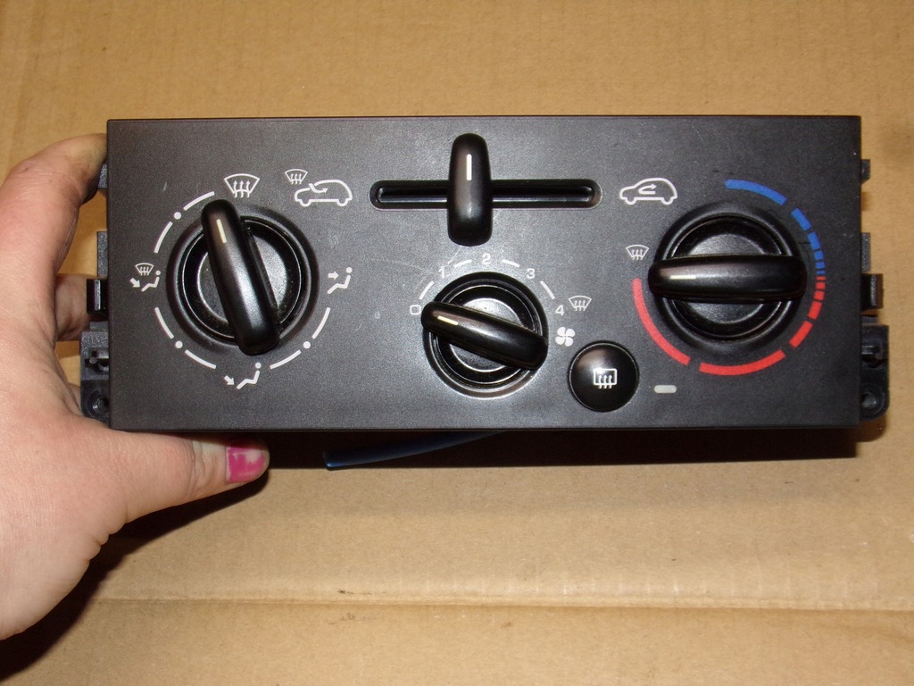 фото №1, Панель управление с кондиционер peugeot 207