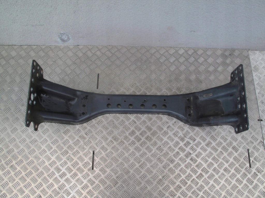 Балка поперечна під  двигун scania r s Доставка