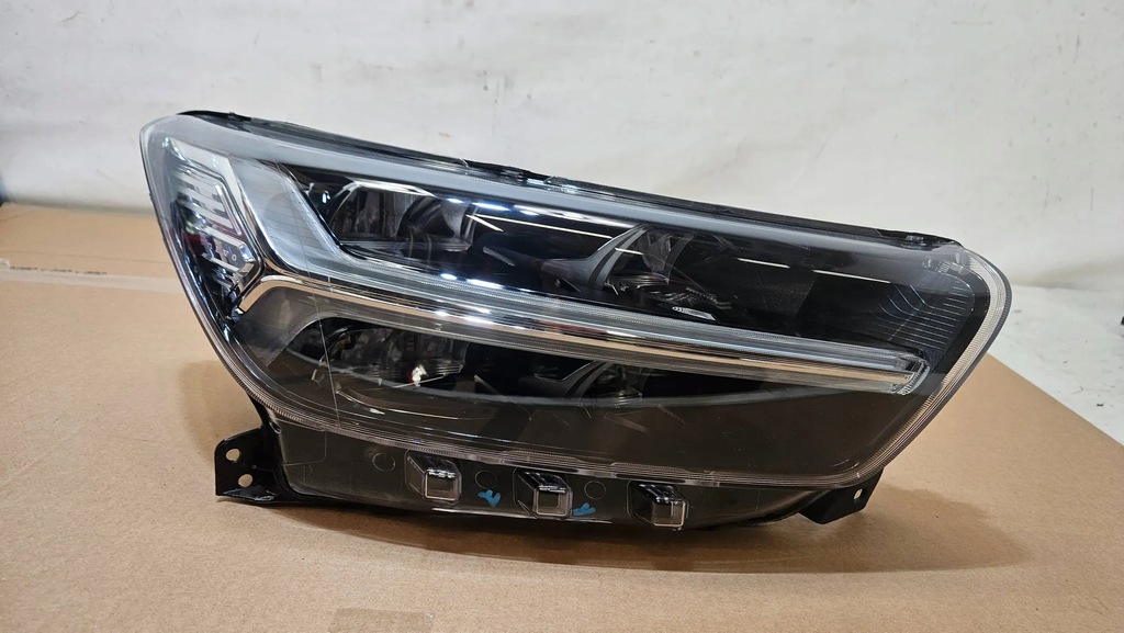 фото №1, Лампа перед передняя правая volvo xc40 31655982