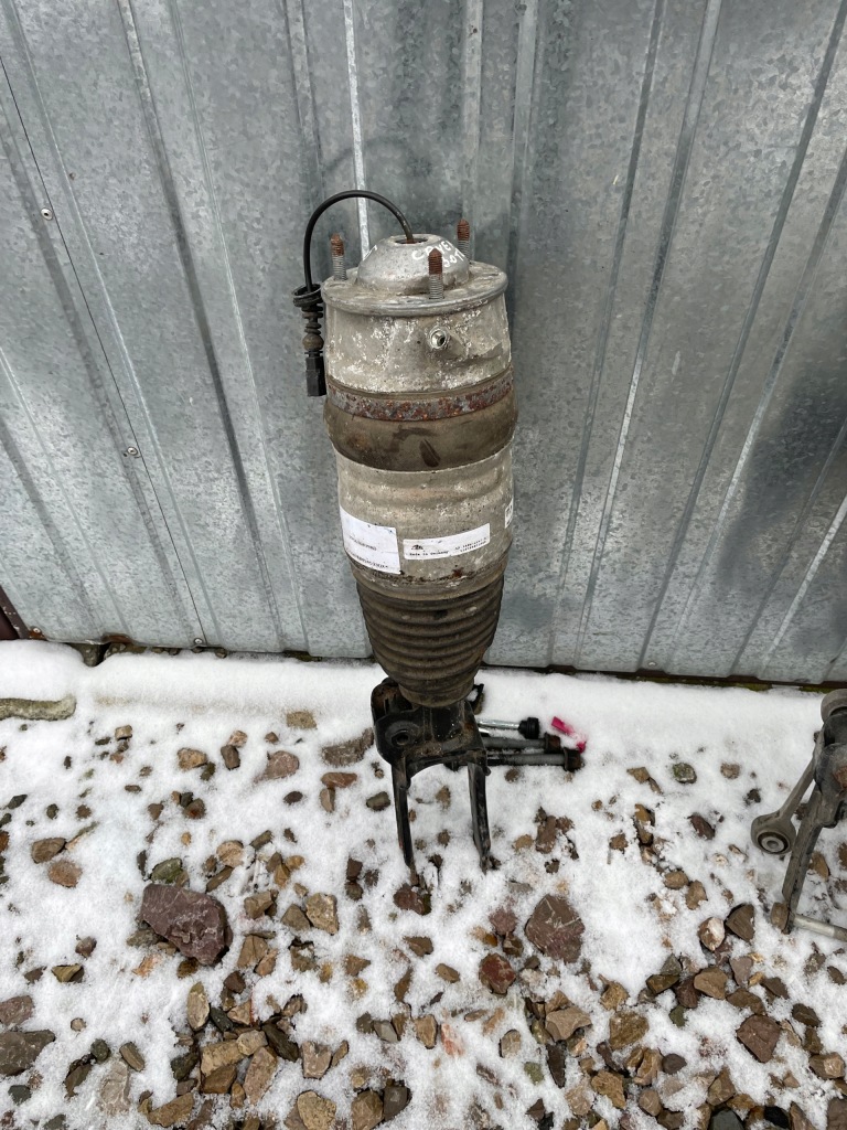 фото №1, Porsche cayenne 7p5 амортизатор перед лівий